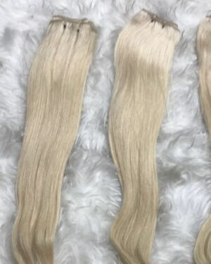 Extension lisce in biondo platino